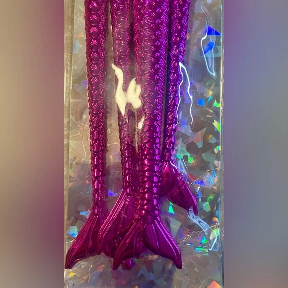 Makeup Brush Face 5 pc. Set Iridescent Hot Pink Mermaid Shaped Handle - Picture 2 of 3